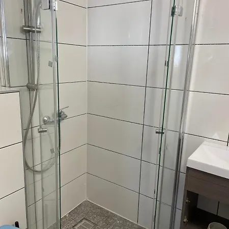 Z 7 Neu-einfach-uebernachtung In Ruedesheim Casa de hóspedes *